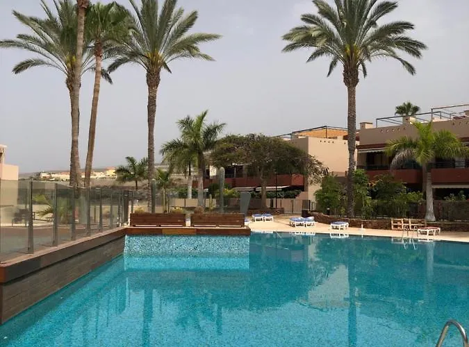 2 Bedroom With Parking, Wifi, Views & Heated Pool Playa Paraiso