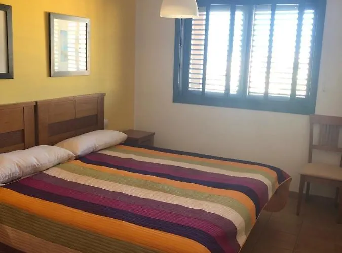 2 Bedroom With Parking, Wifi, Views & Heated Pool Apartment