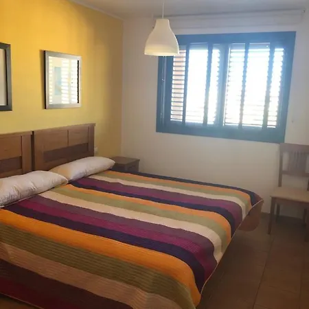 2 Bedroom With Parking, Wifi, Views & Heated Pool Apartament